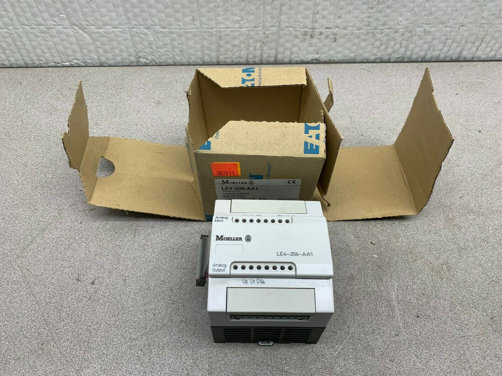 NEW IN BOX EATON MOELLER EXPANSION MODULE LE4-206-AA1