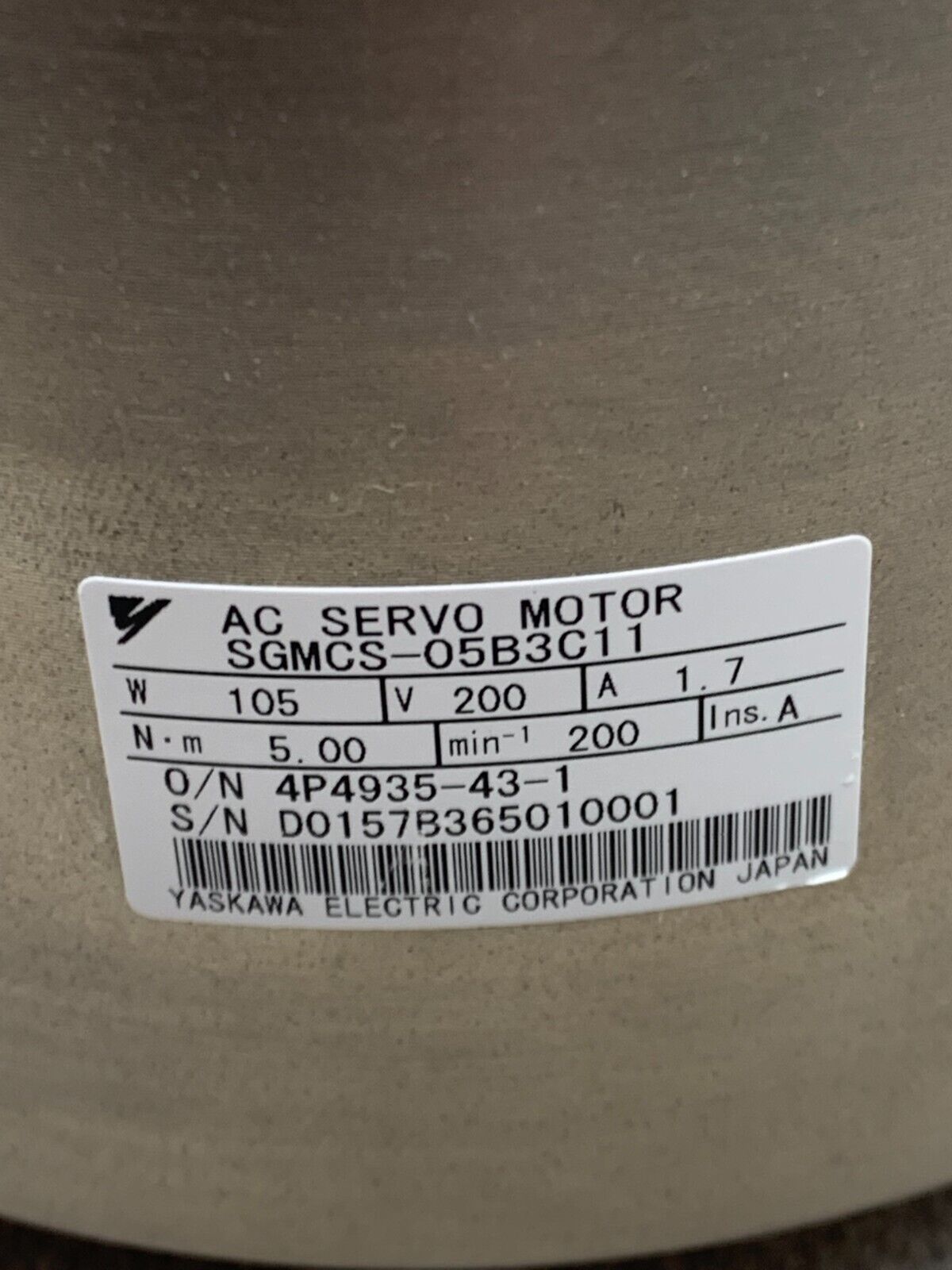 NEW IN BOX YASKAWA AC SERVO MOTOR SGMCS-05B3C11