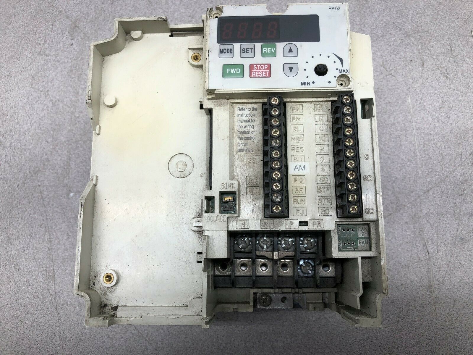 USED MITSUBISHI 4.1 AMP 3 PH 380-480 VAC INPUT 1 HP 2.6 AMP OP 0.2-400 HZ INVERT