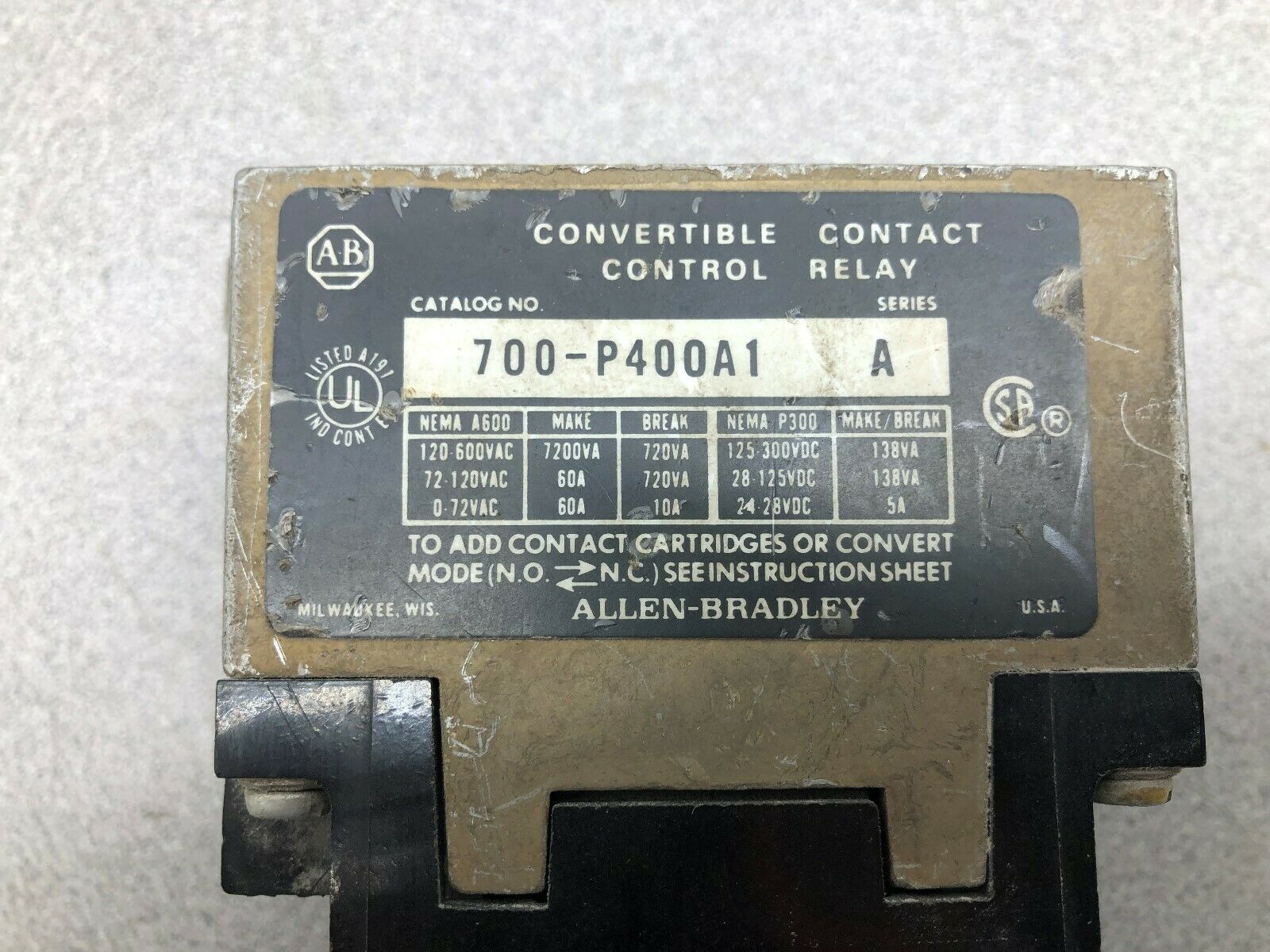 USED ALLEN BRADLEY 240 VAC LATCHING RELAY 700-PLL11A2  /  700-P400A1