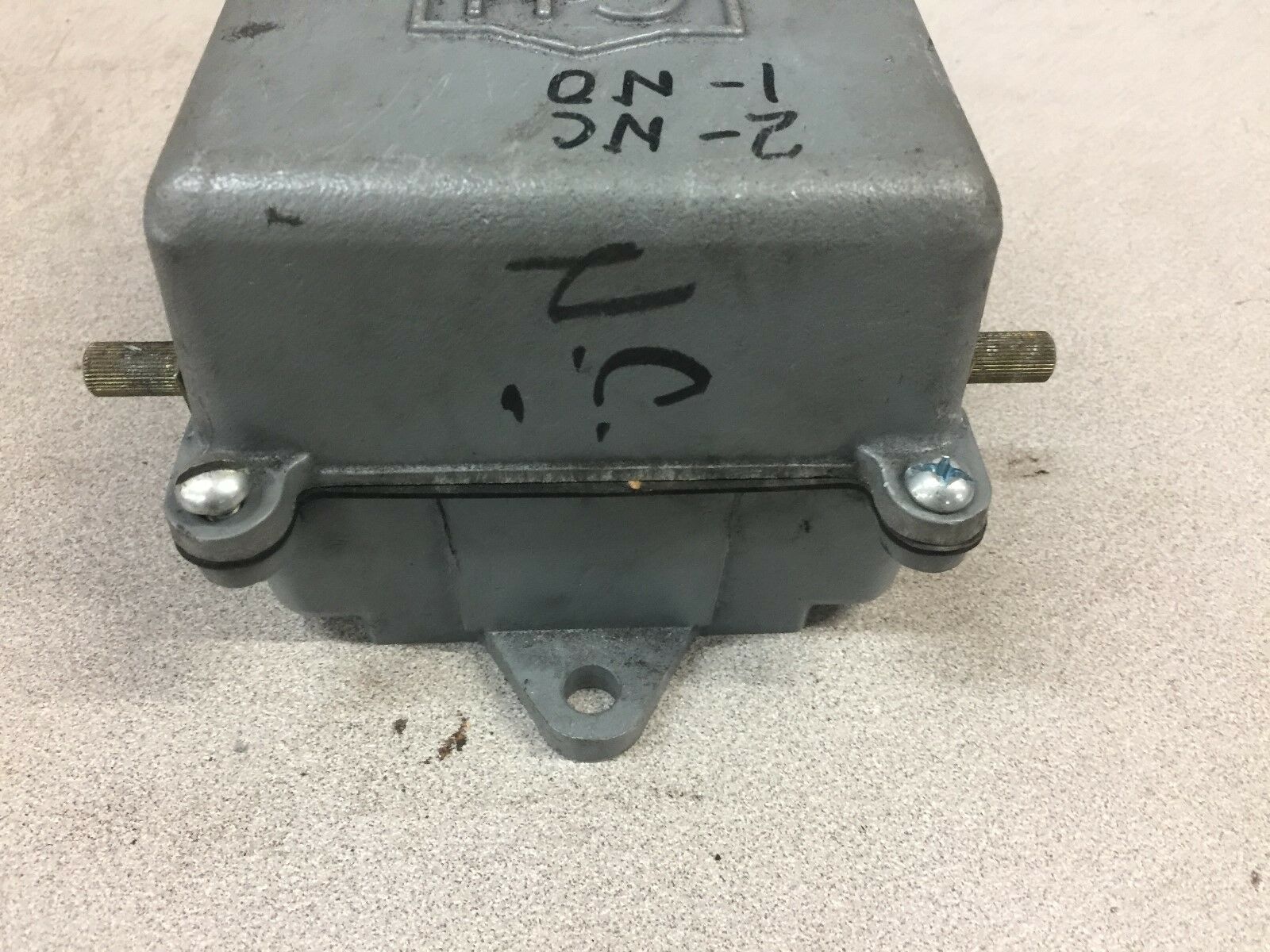 USED CUTLER HAMMER LIMIT SWITCH 14977H38B