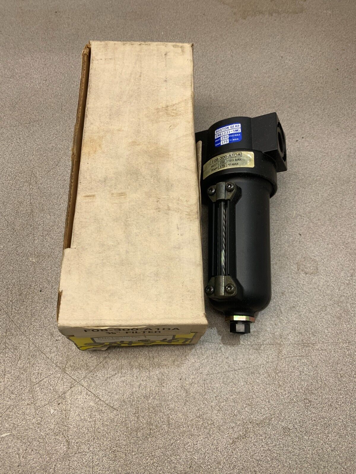 NEW IN BOX BOSTON GEAR F08-300-A1DA 3/8" PNEUMATIC FILTER EN61231-5MG