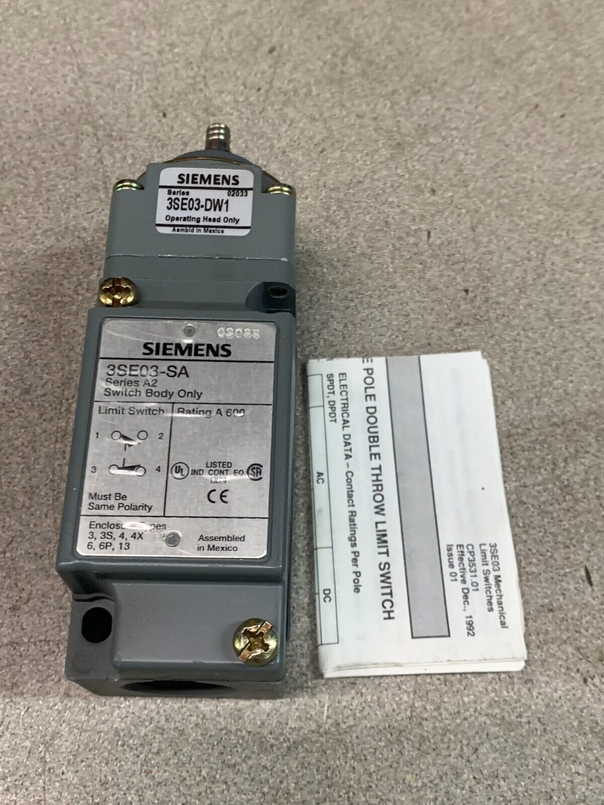 NEW SIEMENS LIMIT SWITCH 3SE03-SA BODY 3SE03-DW1 HEAD 3SE03-RA BACK 3SE03-AW1