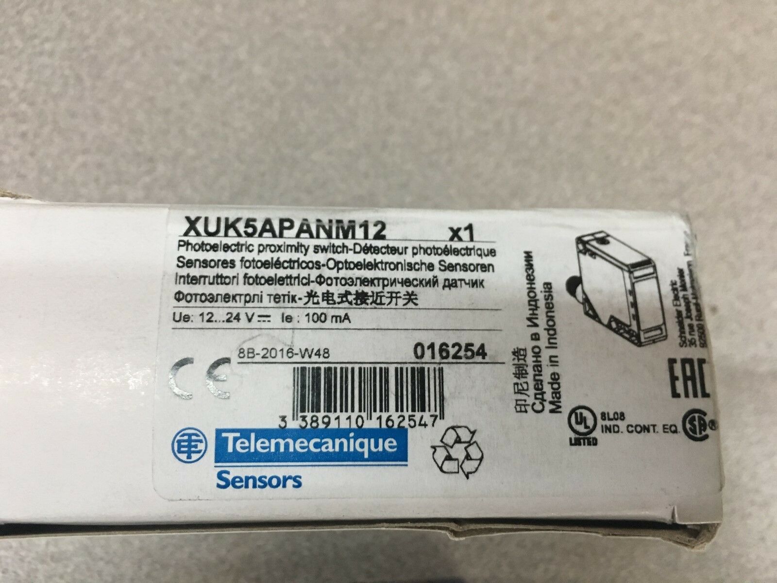 NEW IN BOX TELEMECANIQUE SENSOR XUK5APANM12