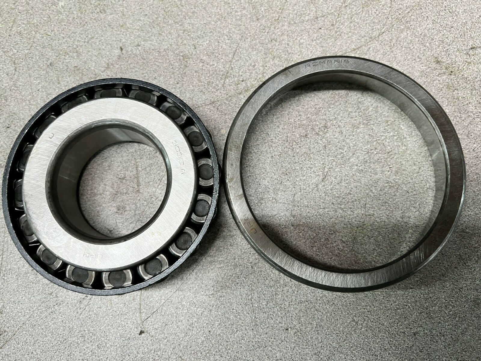 NEW IN BOX URB ROLLER BEARING WITH RACE 30310A