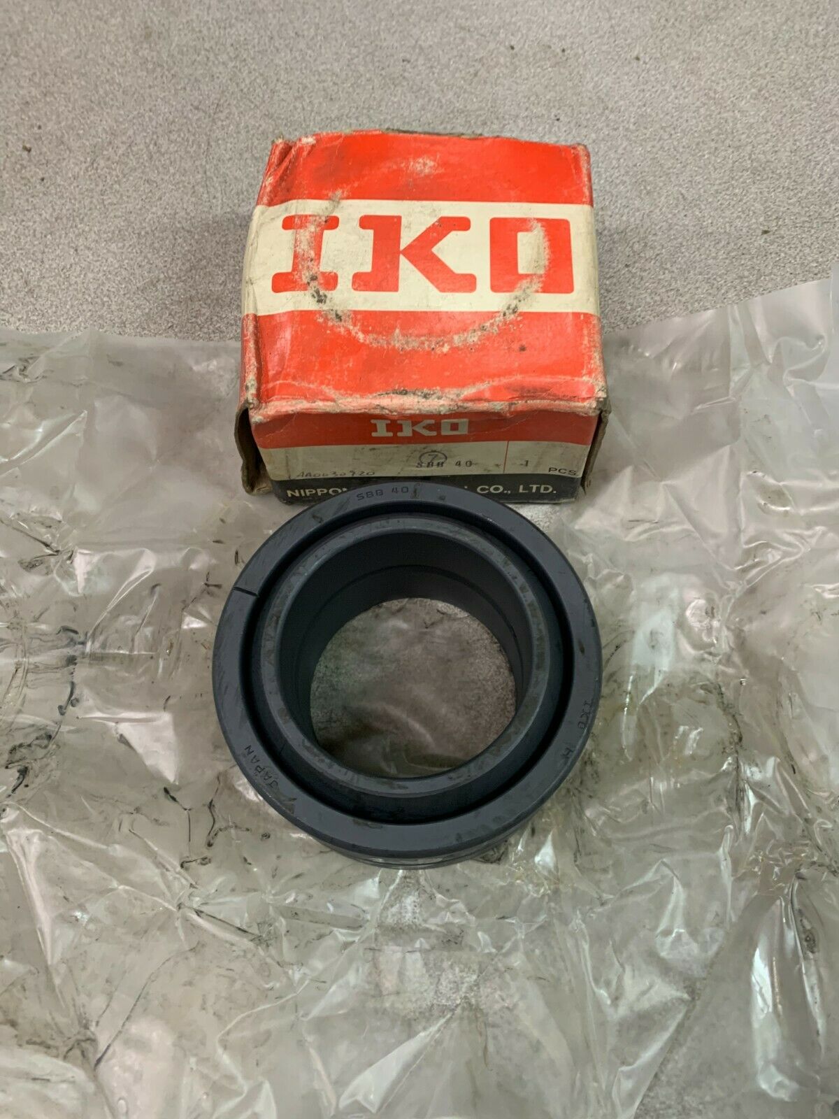 NEW IN BOX IKO SPHERICAL PLAIN BEARING SBB 40