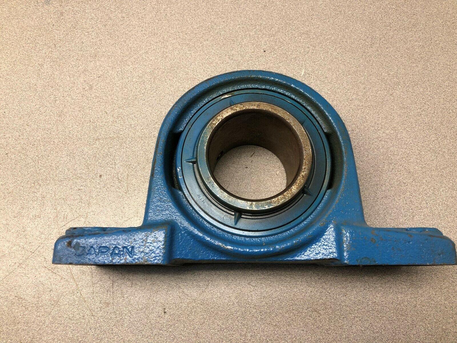 USED NTN PILLOW BLOCK BEARING UC212