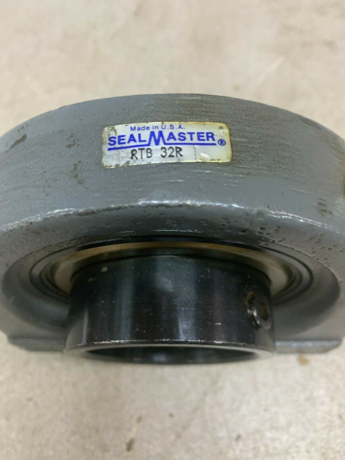 NEW NO BOX SEALMASTER TAPPED BASE BEARING 2' BORE RTB-32R