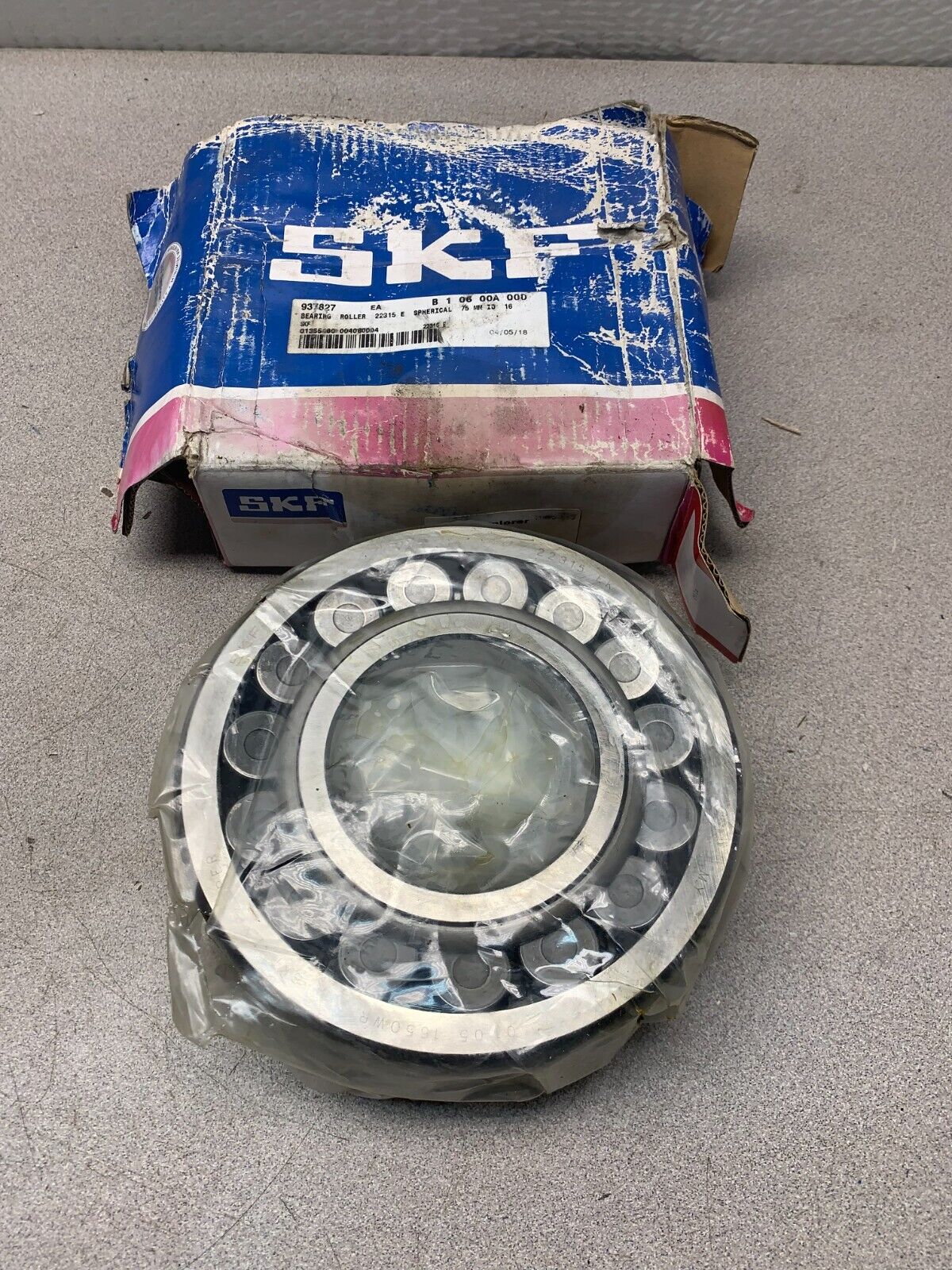 NEW IN BOX SKF 22315EK EXPLORER SPHERICAL ROLLER BEARING 22315 EK