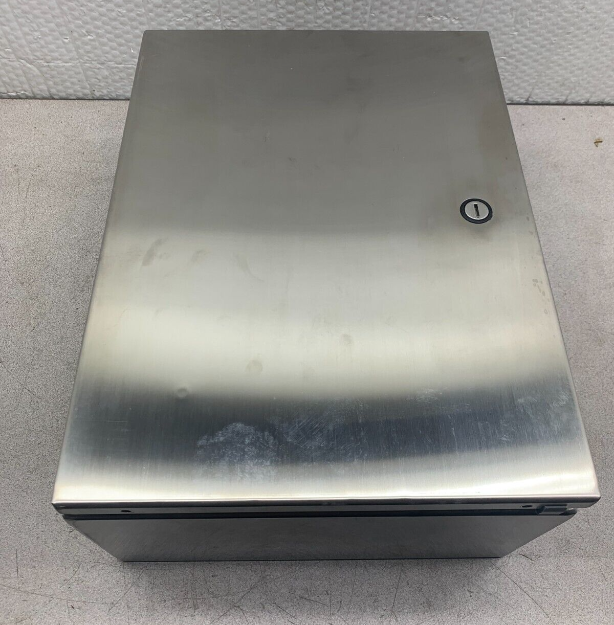 NEW COOPER B-LINE STAINLESS STEEL ENCLOSURE 16126-SDSS4