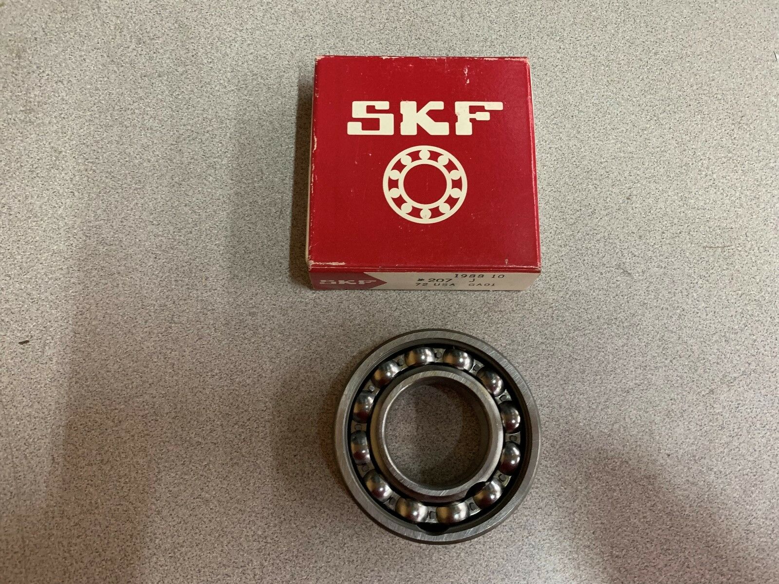 NEW IN BOX SKF BEARING 207 J