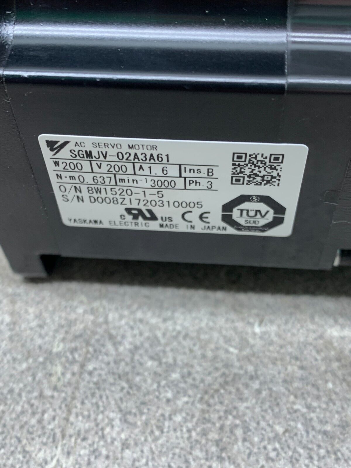 NEW IN BOX YASKAWA AC SERVO MOTOR SGMJV-02A3A61