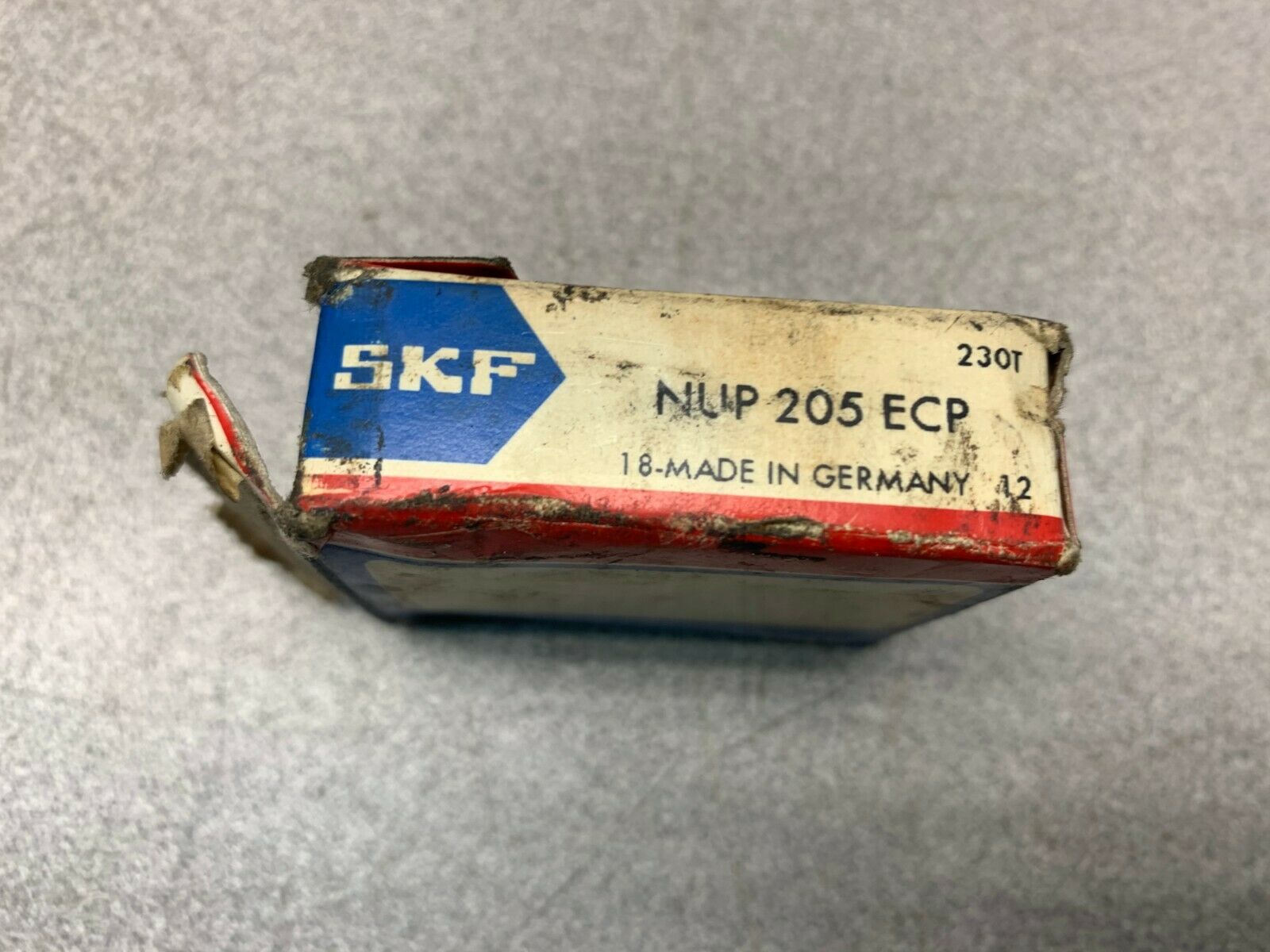 NEW IN BOX SKF BEARING NUP 205 ECP