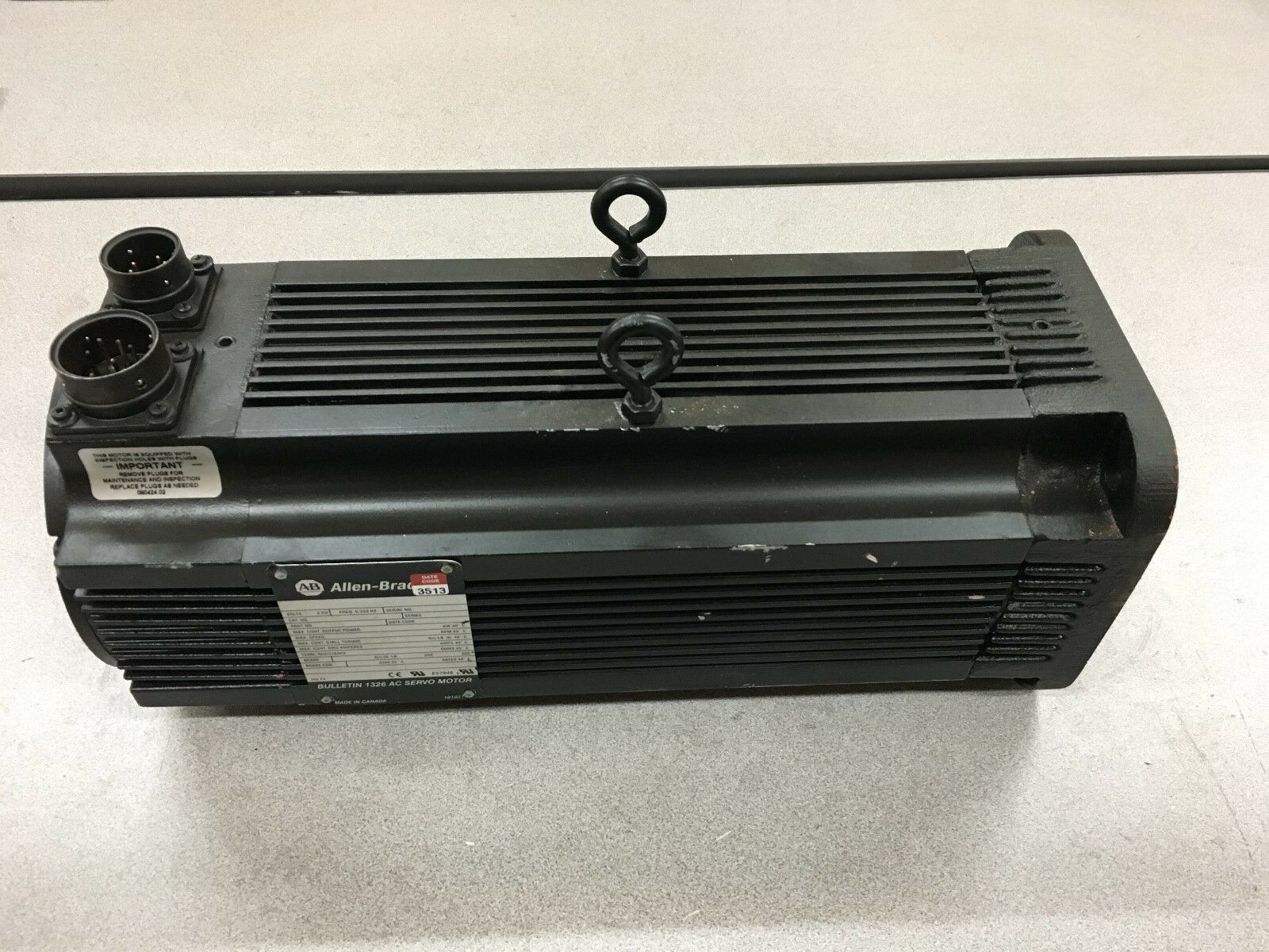 NEW NO BOX ALLEN-BRADLEY AC SERVO MOTOR 1326AB-B530E-21 SERIES C