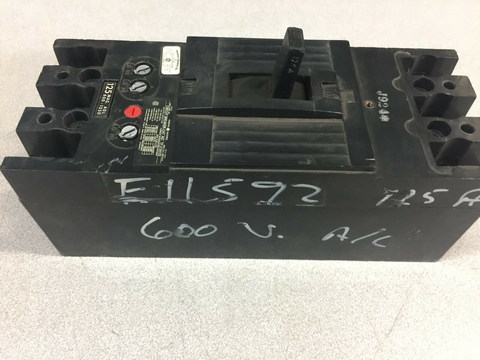 NEW NO BOX GE 125AMP 2POLE 600VAC 600-1250TRIP CIRCUIT BREAKER TFJ226125