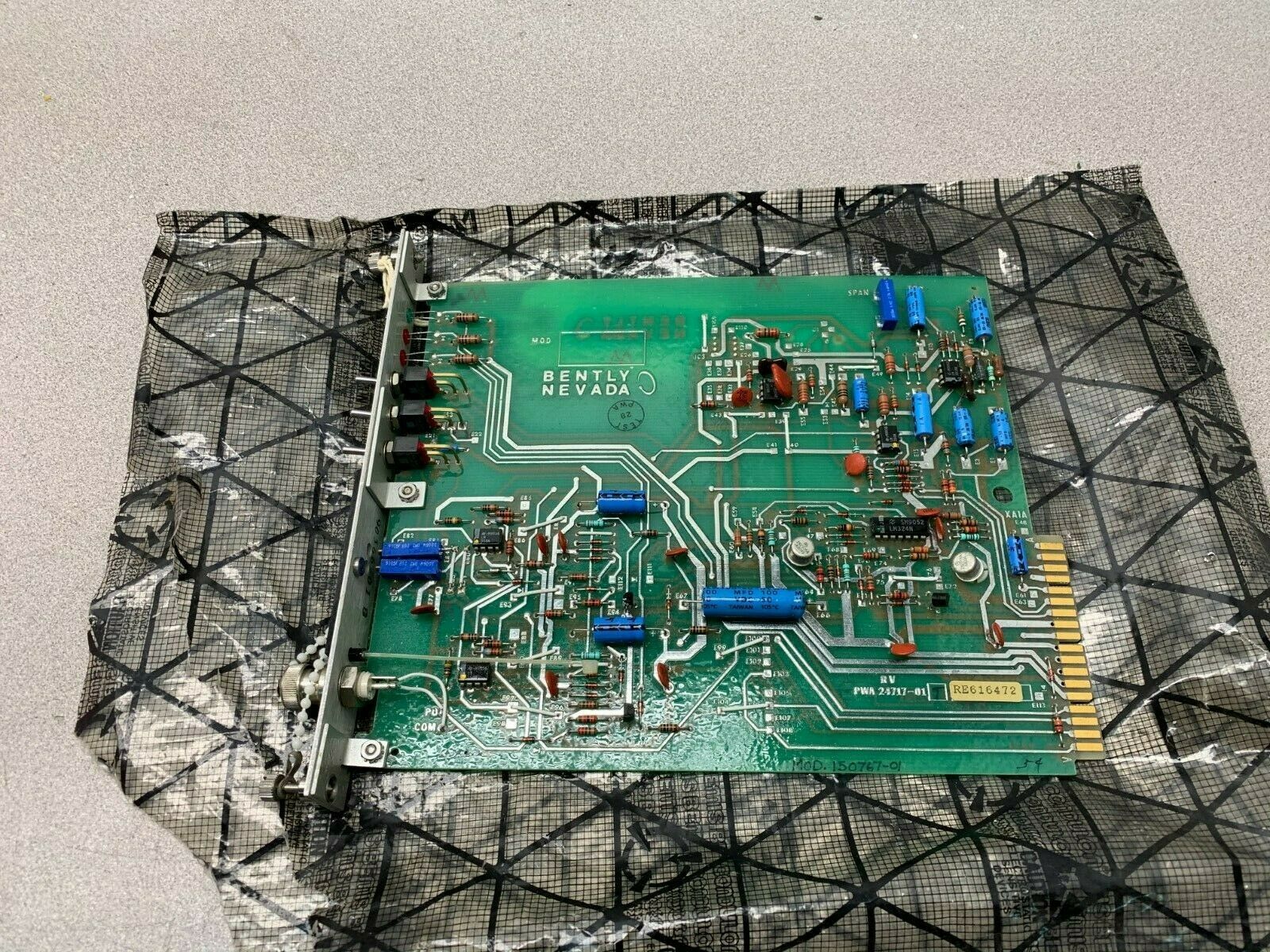 NEW NO BOX BENTLY NEVADA 150767-01 VIBRATION MONITOR PWA 24717-01T