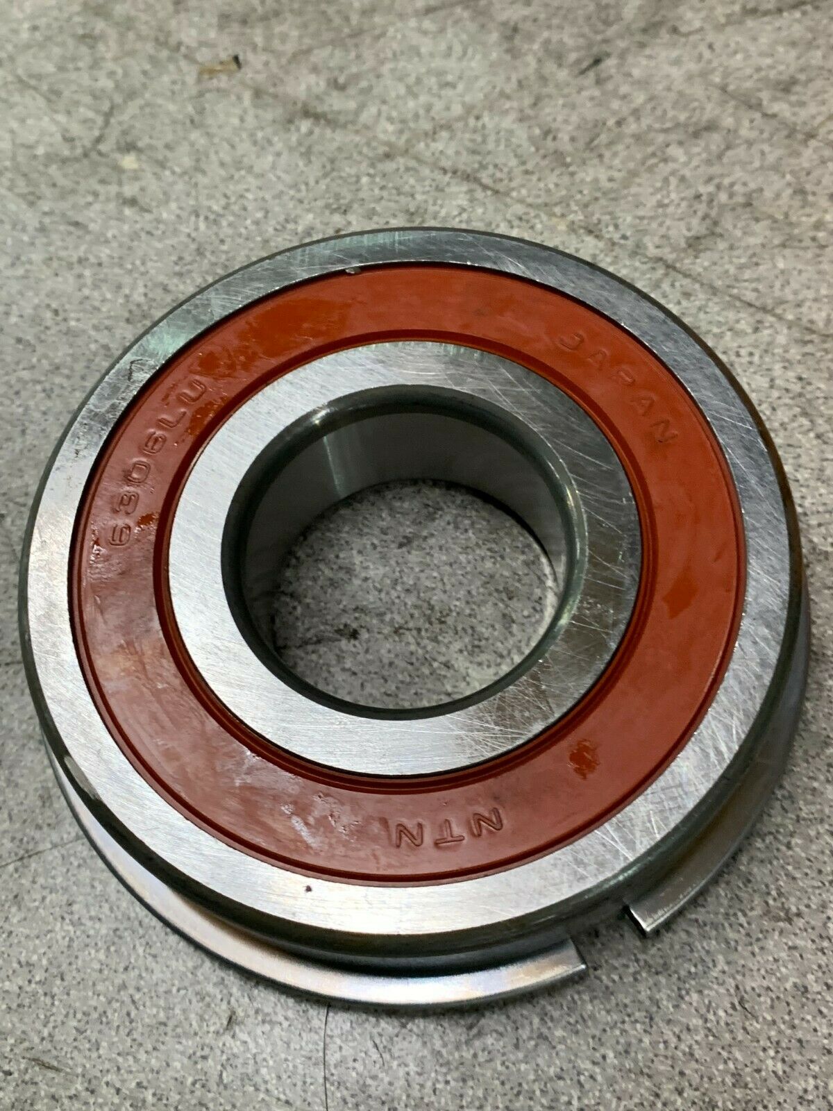 NEW IN BOX TIMKEN SHAFT BEARING 306VVL NTN 6306LU