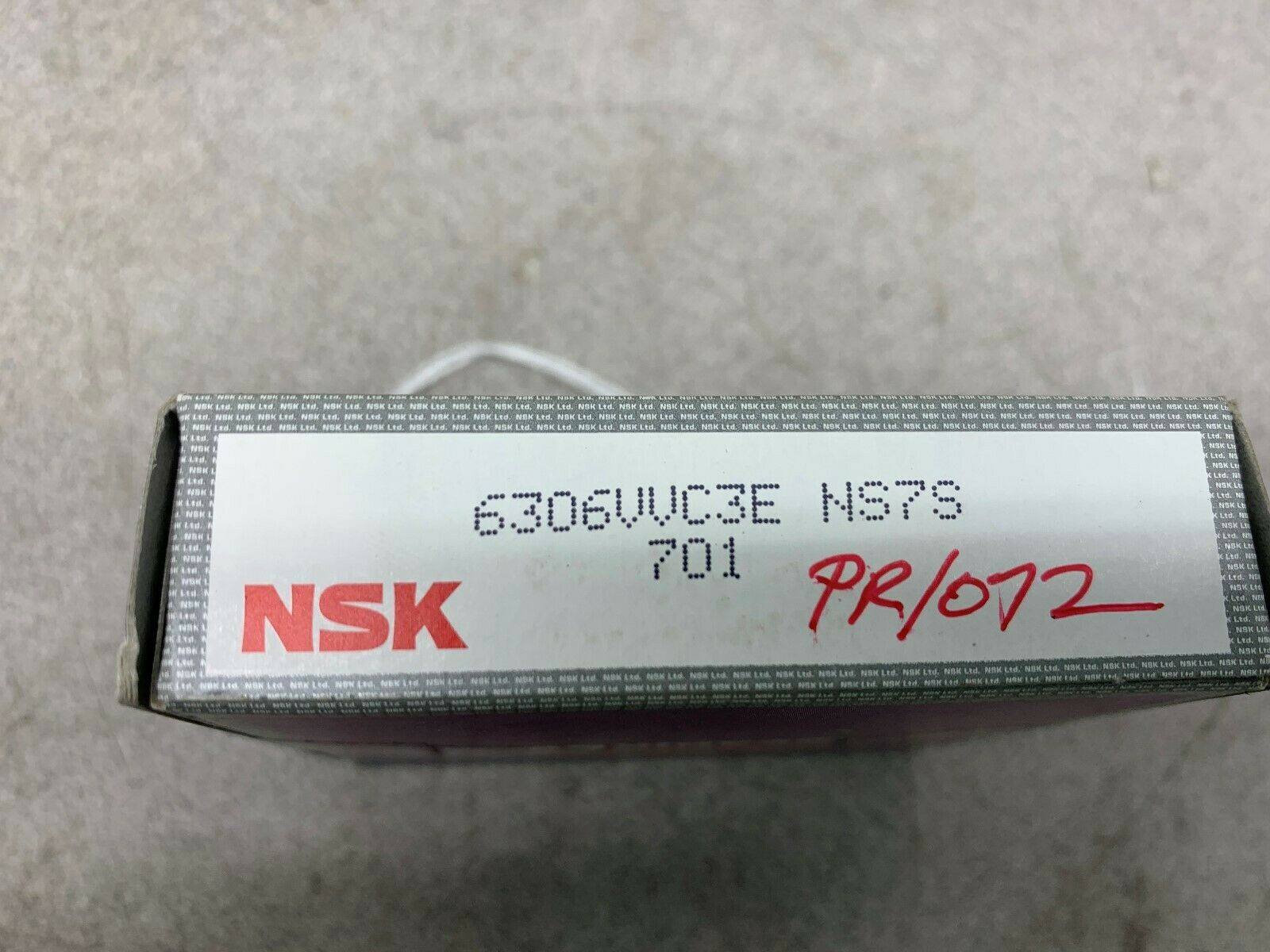 NEW IN BOX NSK BEARING 6306VVC3E