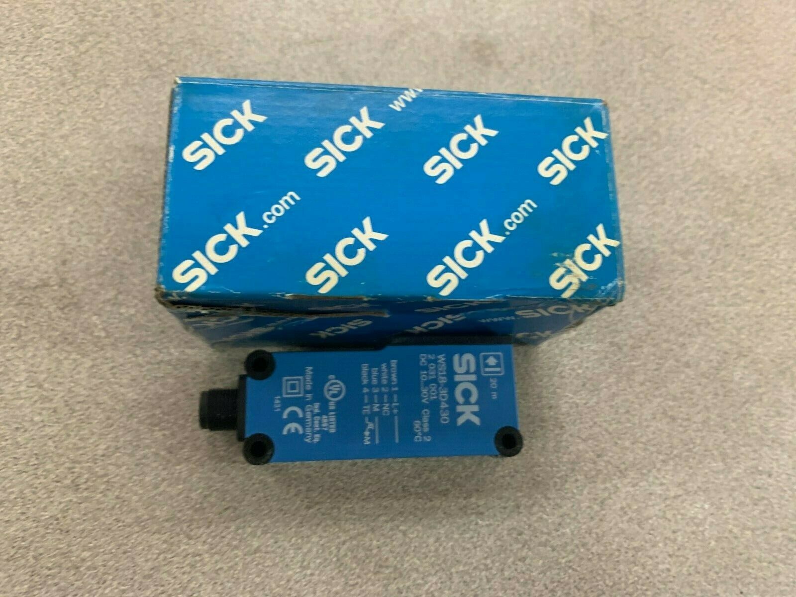 NEW IN BOX SICK PHOTOELECTRIC SWITCH WS18-3D430