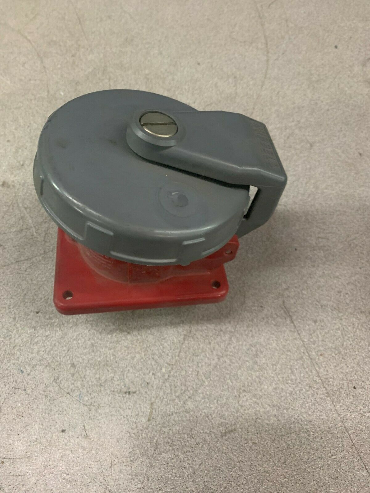 USED HUBBELL Pin & Sleeve Watertight Receptacle 530R7W