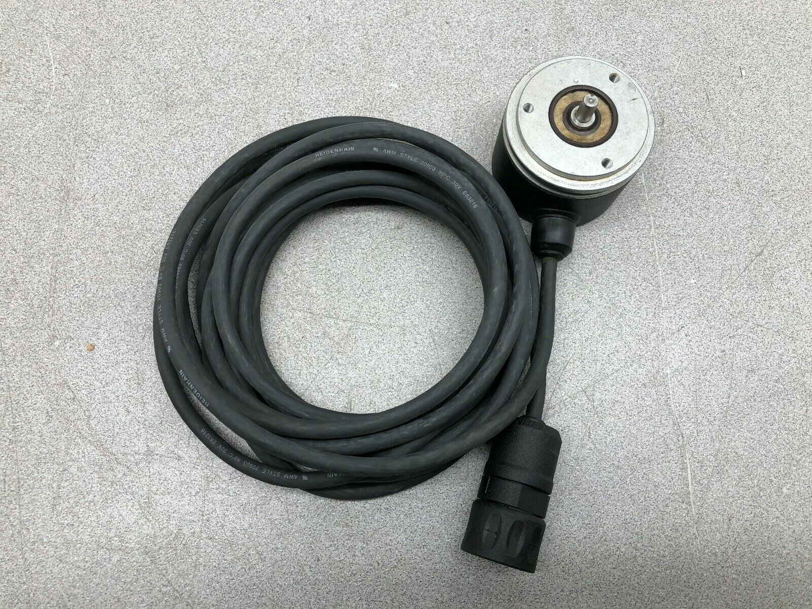 NEW NO BOX HEIDENHAIN 300KHZ 5V+10% MAX TEMP 100C ENCODER ROD426.2500 02S12-03