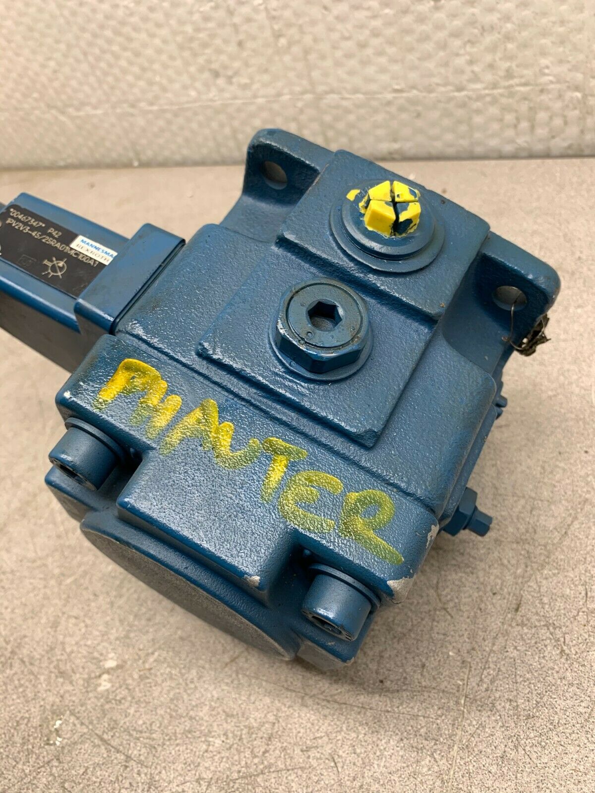 NEW NO BOX REXROTH HYDRAULIC PUMP 1PV2V3-45/25RA01MC100A1