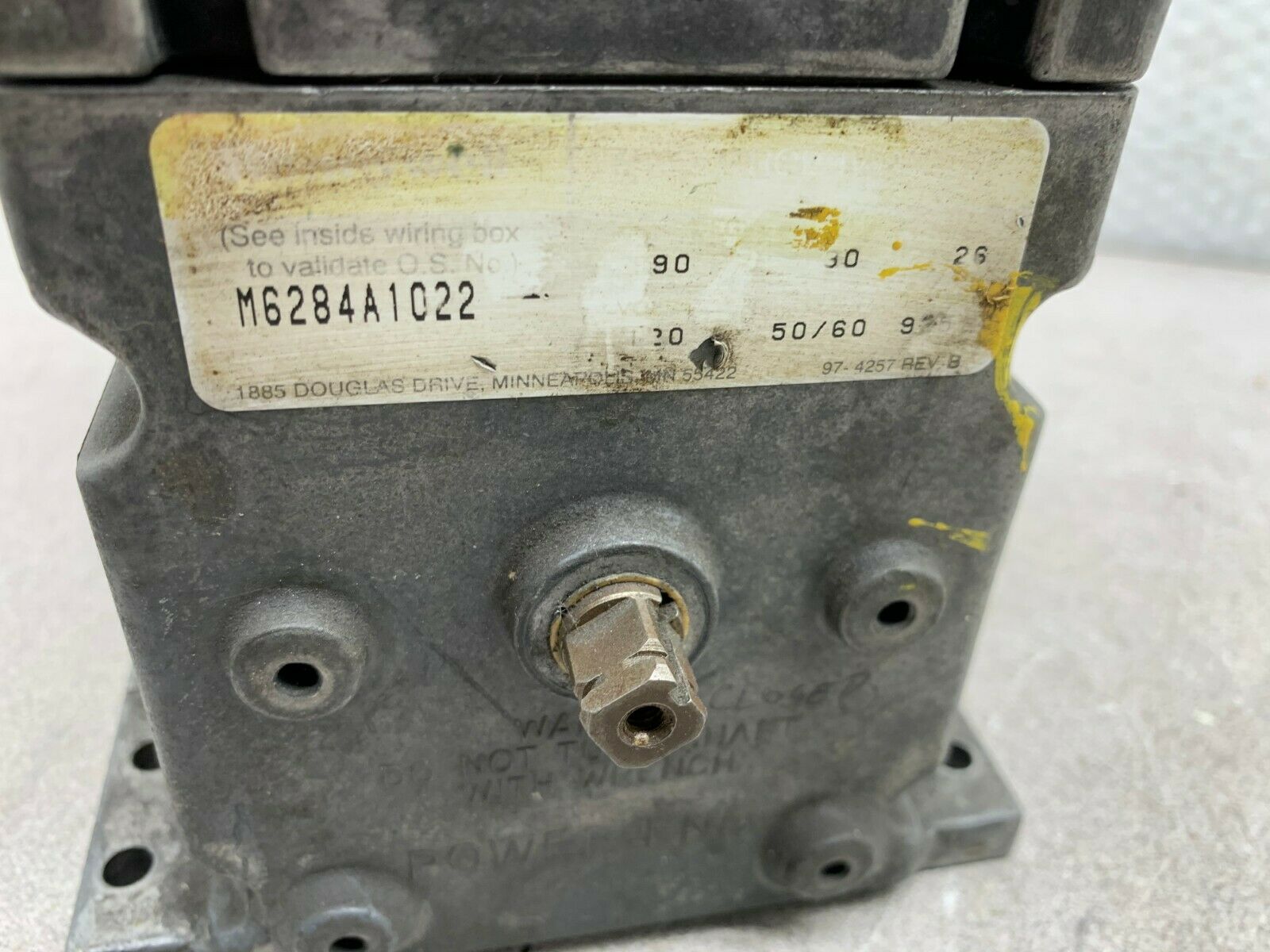 USED HONEYWELL MODUTROL MOTOR M6284A1022