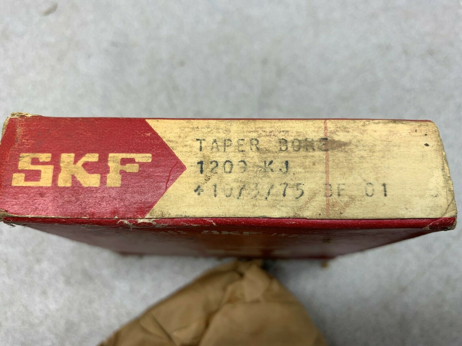 NEW IN BOX SKF BEARING 1209 KJ