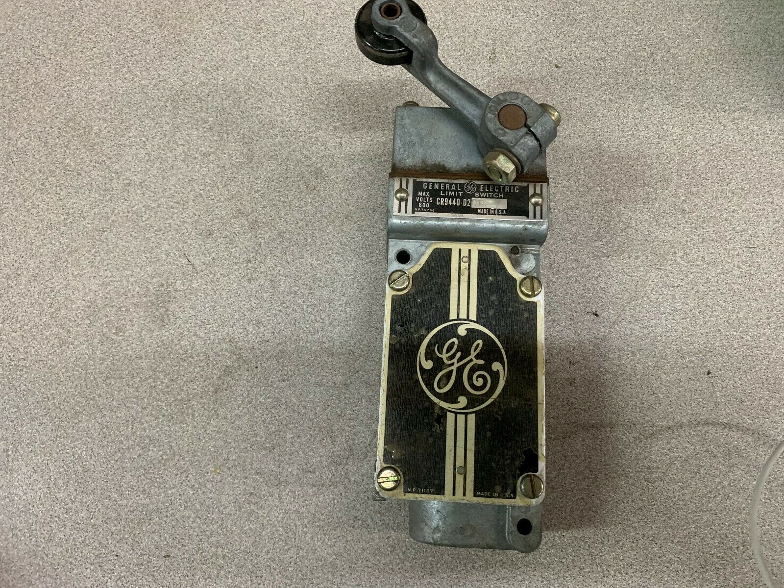 NEW NO BOX GE LIMIT SWITCH CR9440-D2BB