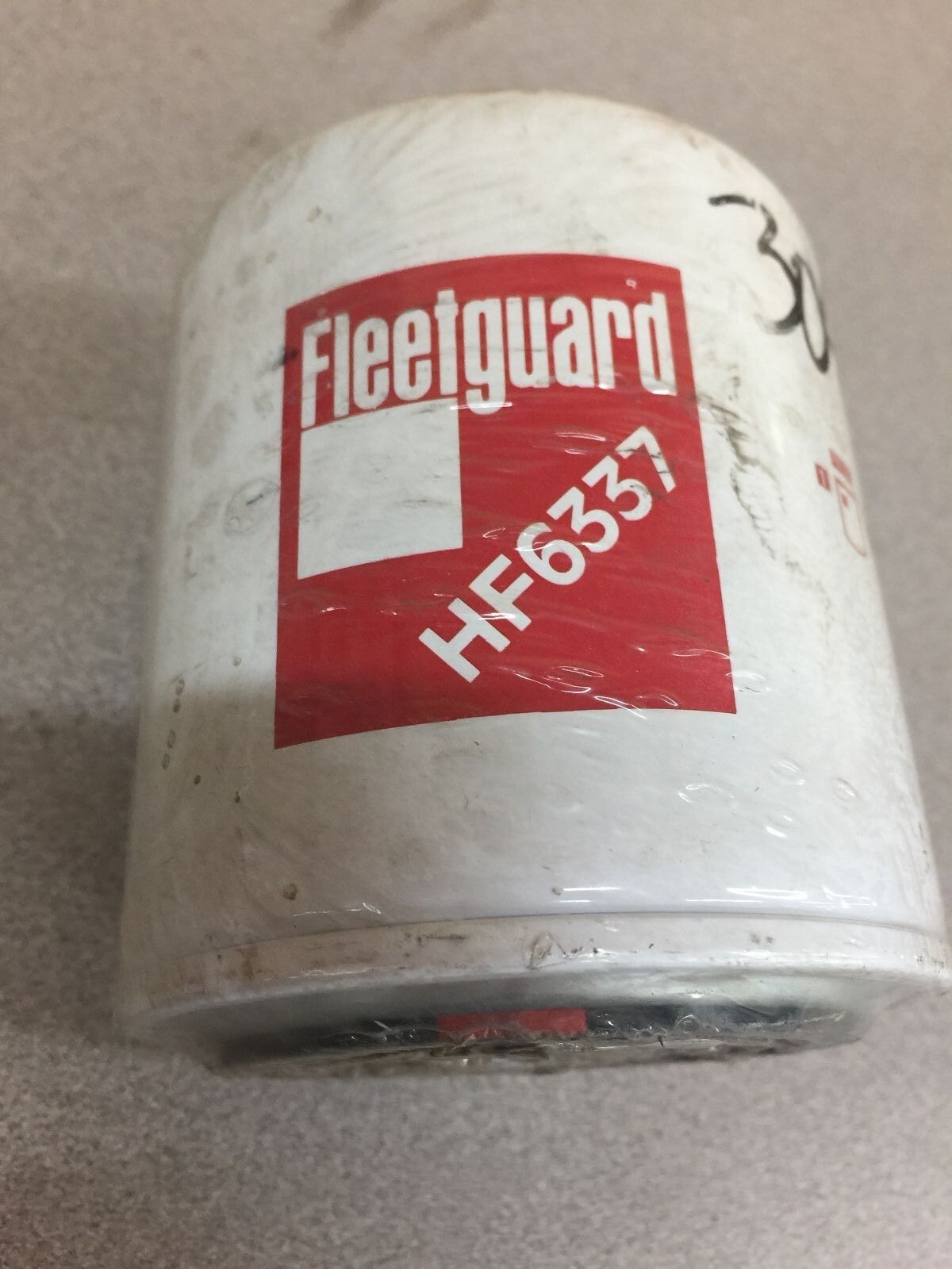 NEW NO BOX FLEETGUARD FILTER HF6337