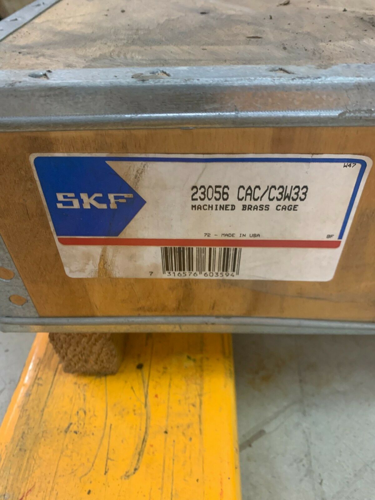 NEW IN BOX SKF 23056 CAC/C3W33 EXPLORER SPHERICAL ROLLER BEARING 23056 CAC/C3W33