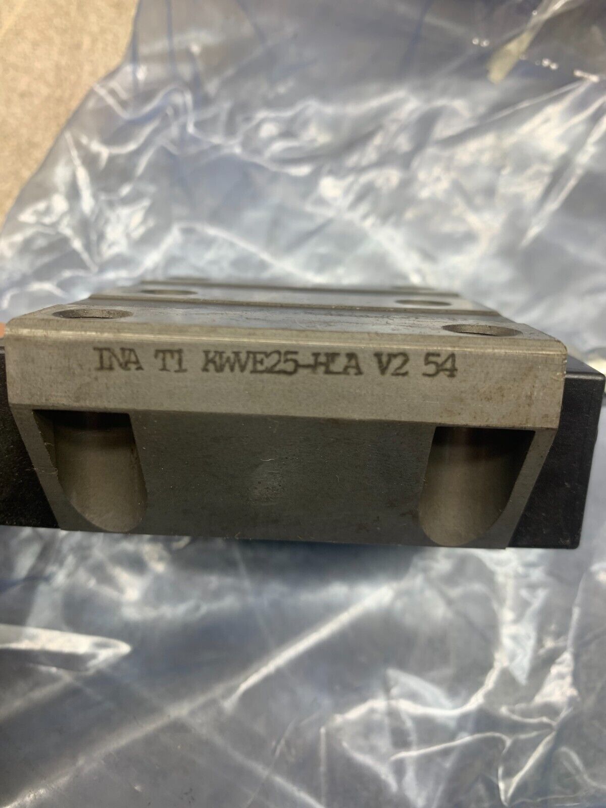 NEW IN BOX INA LINEAR BLOCK BEARING KWVE25-HLA V2 54