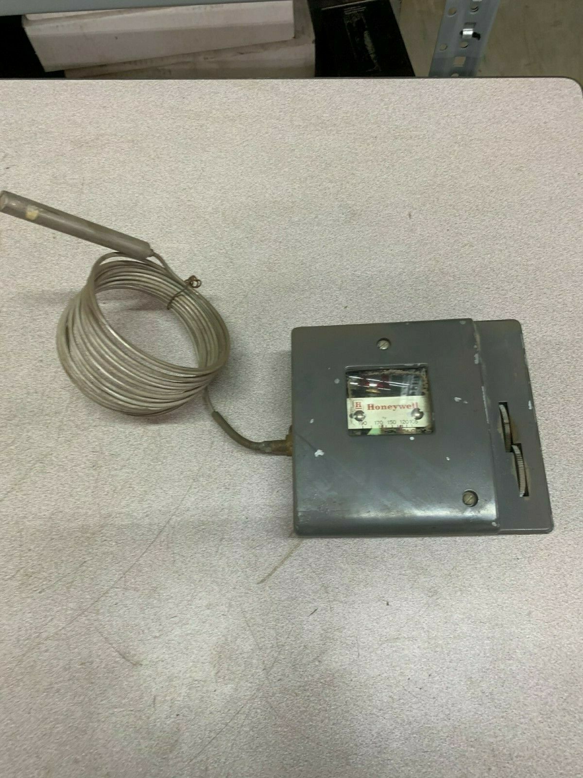 USED HONEYWELL TEMPERATURE SWITCH T444A 1046 1