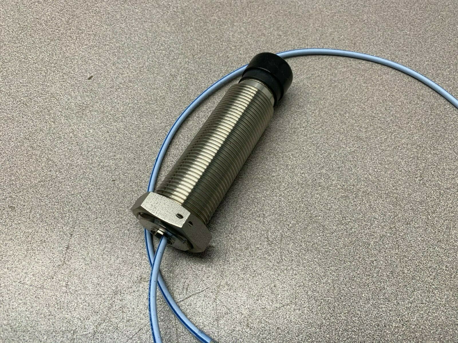 NEW NO BOX BENTLY NEVADA PROXIMITOR 330851-01-000-040-10-00-00