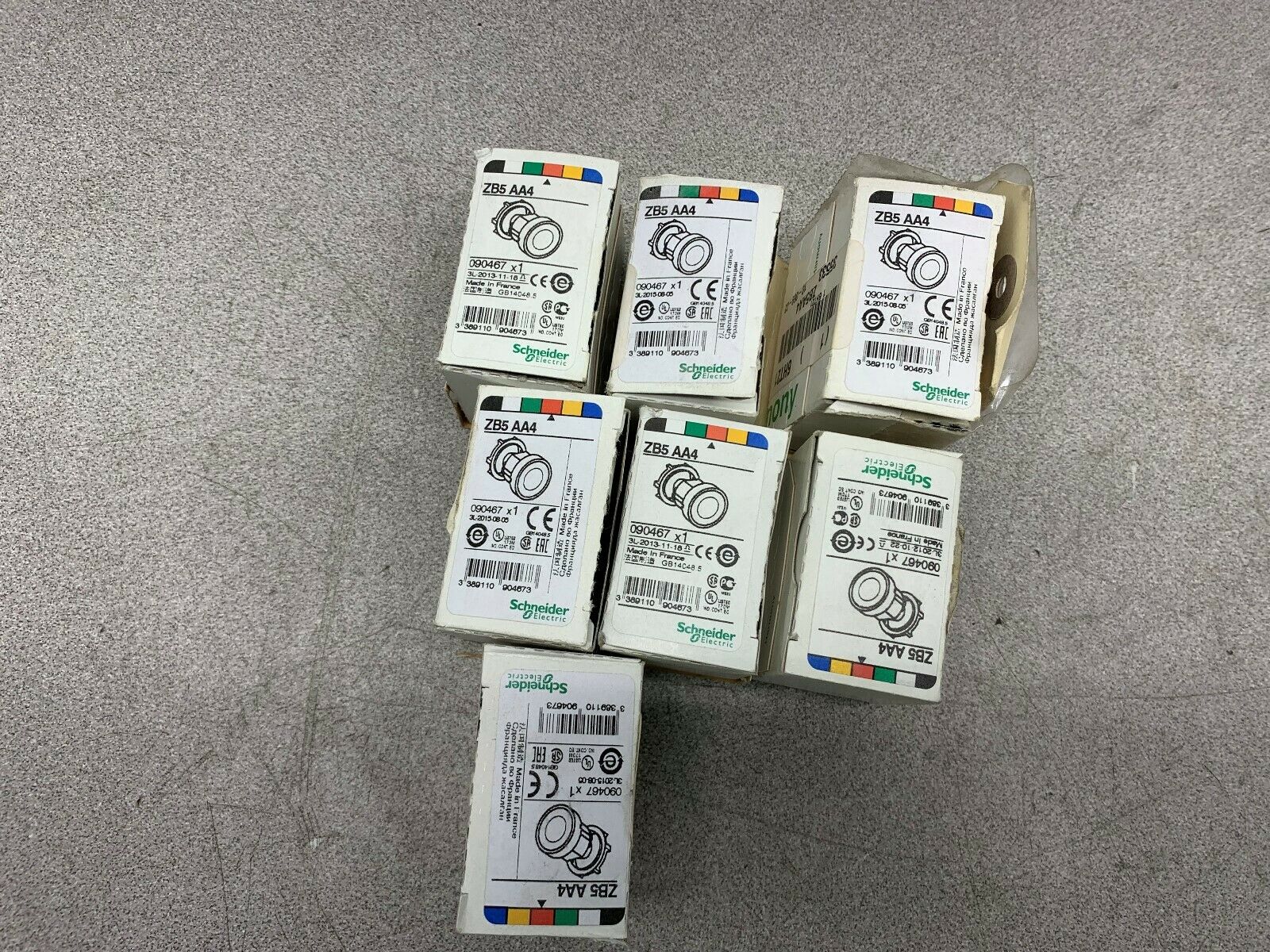 LOT OF 7 NEW IN BOX SCHNEIDER ELECTRIC ZB5 AA4