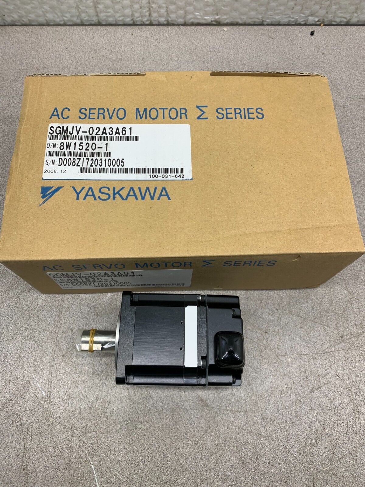 NEW IN BOX YASKAWA AC SERVO MOTOR SGMJV-02A3A61