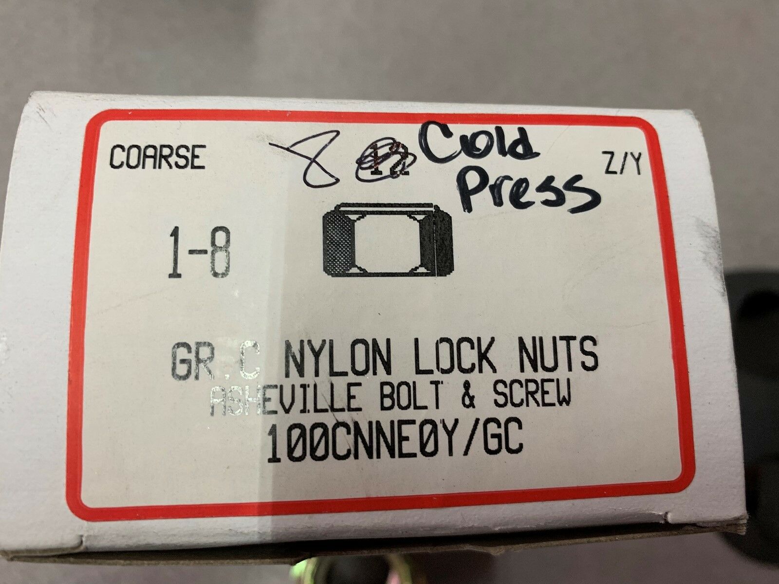 NEW IN BOX LOT OF 8 COARSE LOCK NUTS 100CNNE0Y/GC