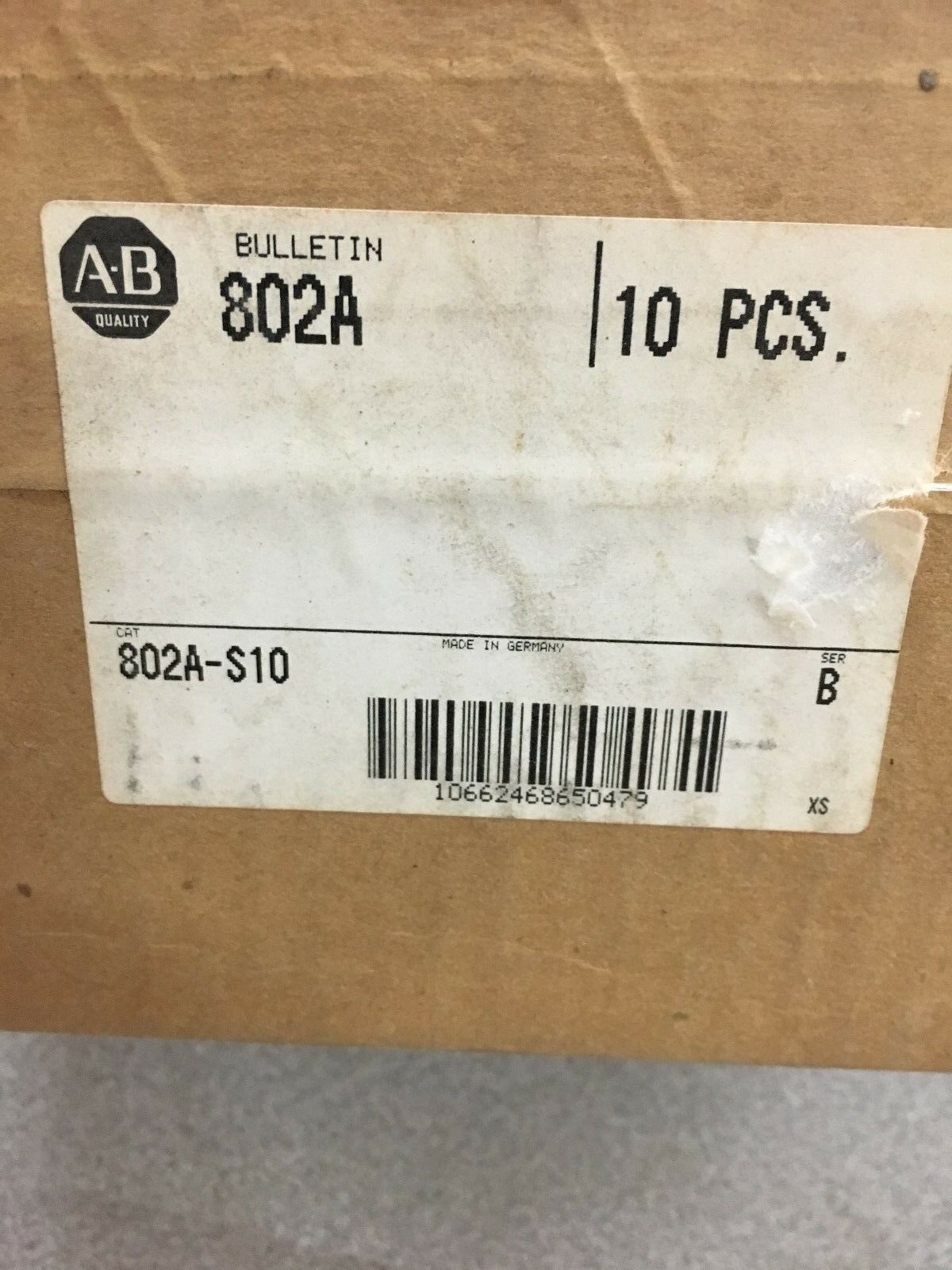 NEW BOX OF 10 ALLEN-BRADLEY CONDUIT ADAPTERS 802A-S10 SERIES B