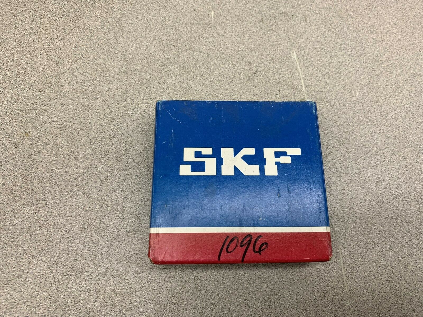 NEW IN BOX SKF BEARING 208-ZZ