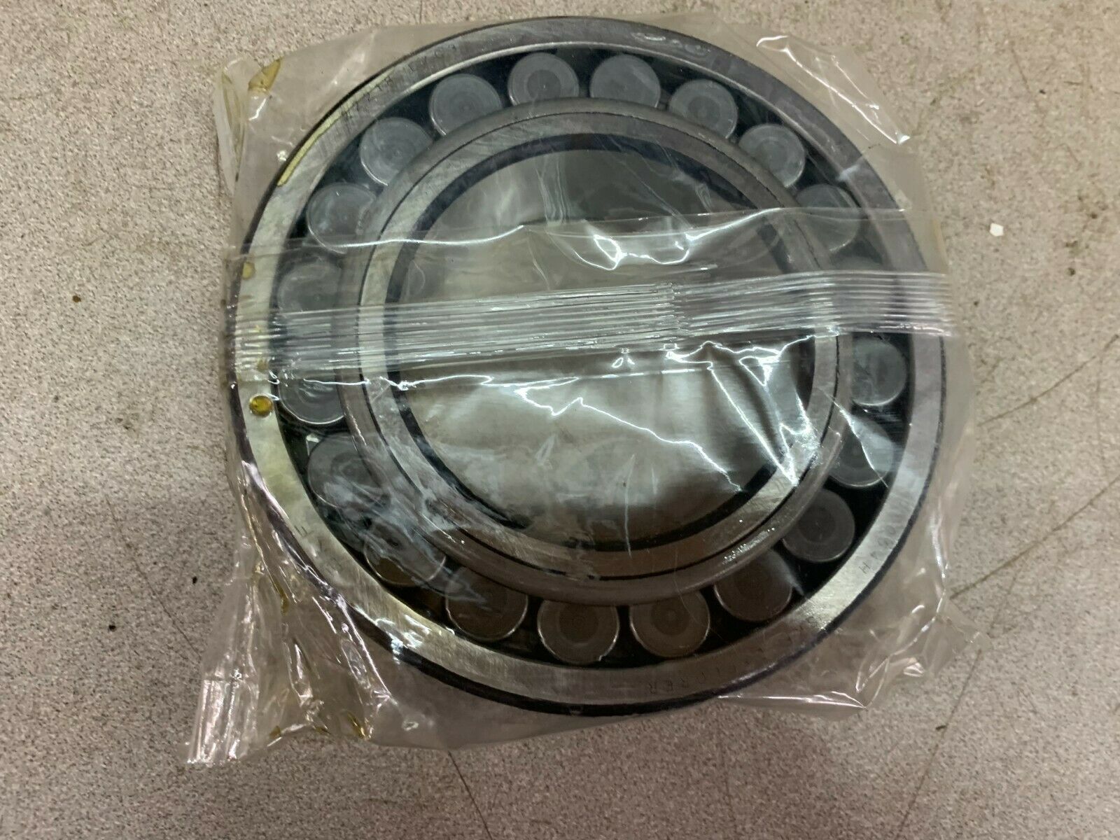 NEW IN BOX SKF ROLLER BEARING 22218 E/C3