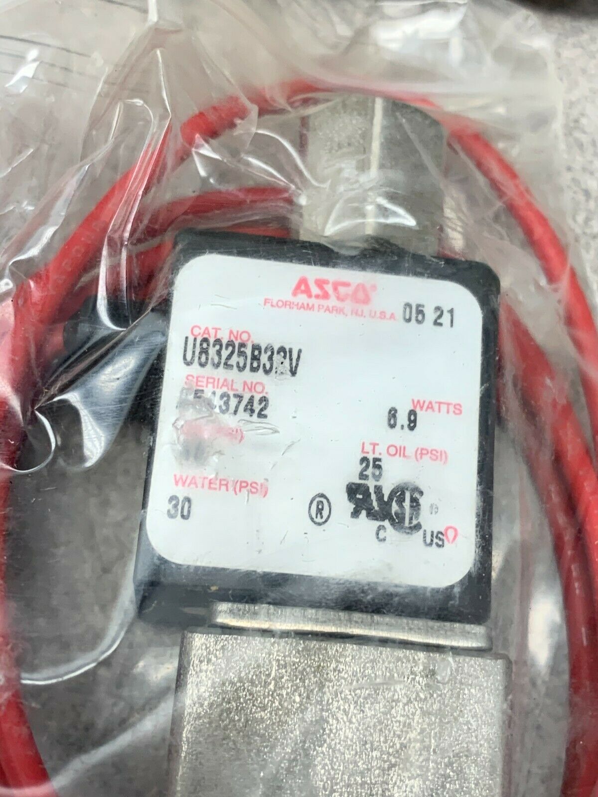 NEW IN BOX ASCO RED HAT SOLENOID VALVE 24VDC COIL U8325B32V