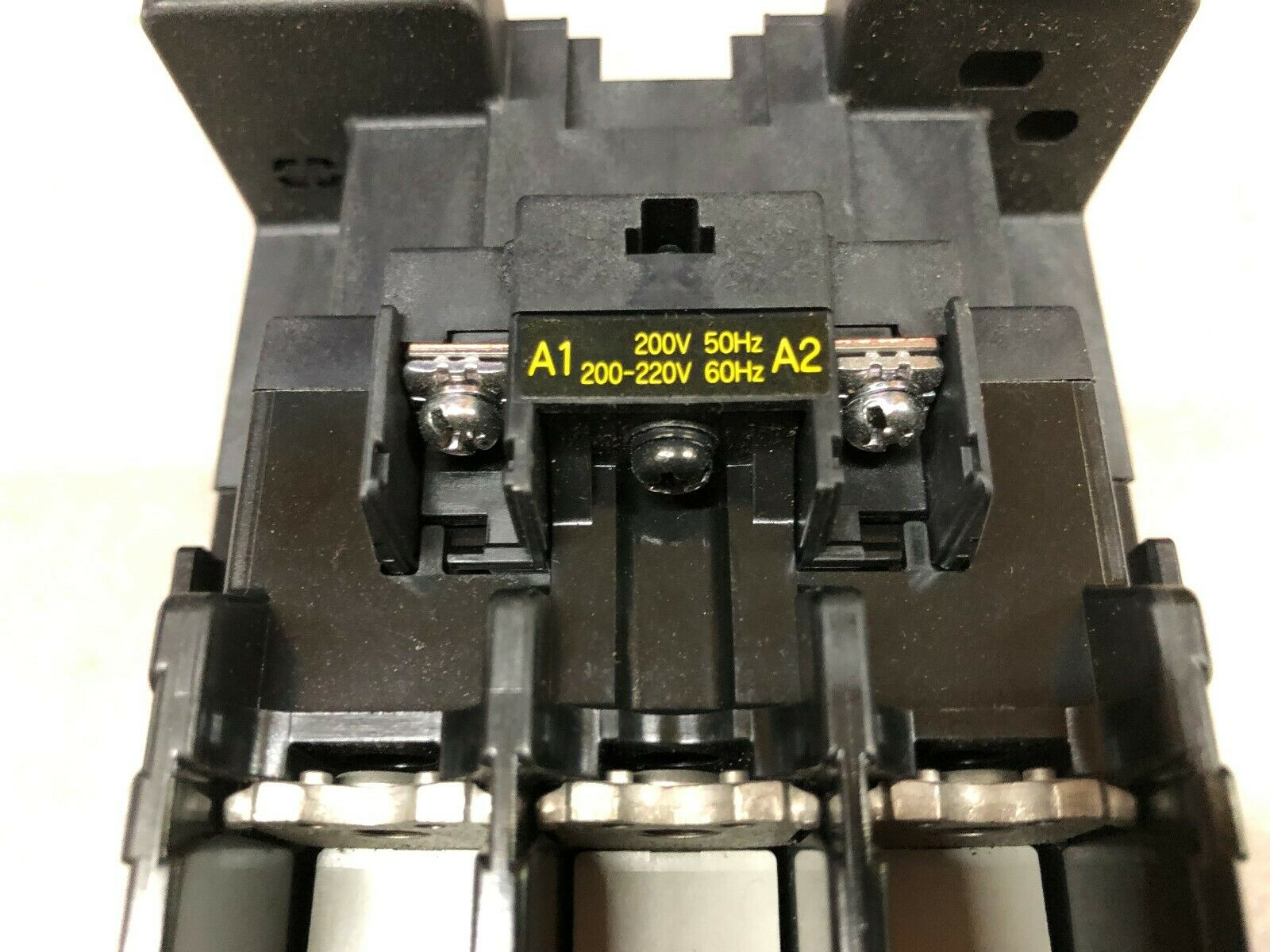 USED FUJI ELECTRIC 65 AMP 3 POLE 220 VAC COIL CONTACTOR SC-N3 / SC65BAA