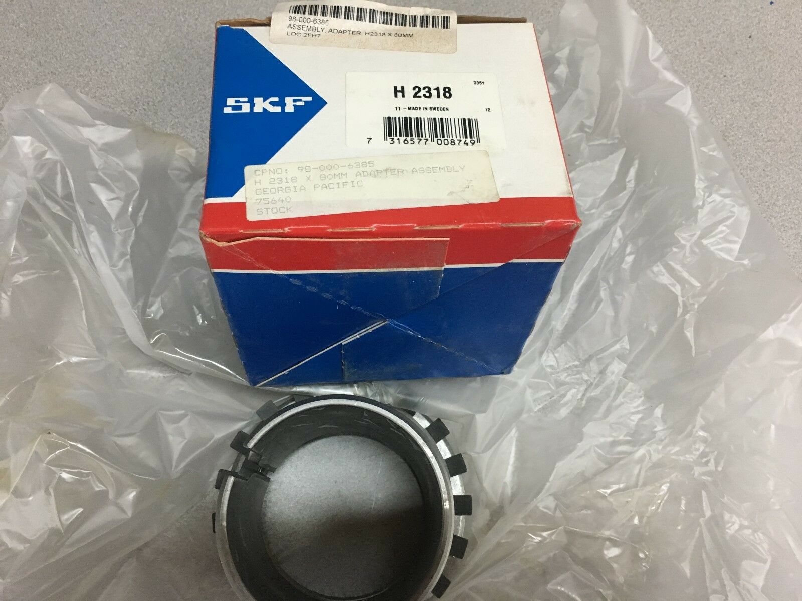 NEW IN BOX SKF ADAPTER ASSEMBLY H2318