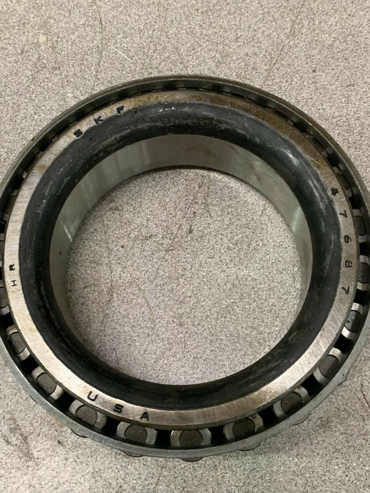 NEW NO BOX SKF TAPERED ROLLER CONE BEARING 47687