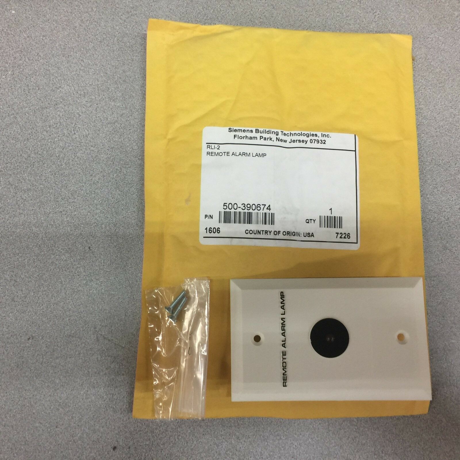 NEW IN PACK SIEMENS REMOTE ALARM LAMP 500-390674