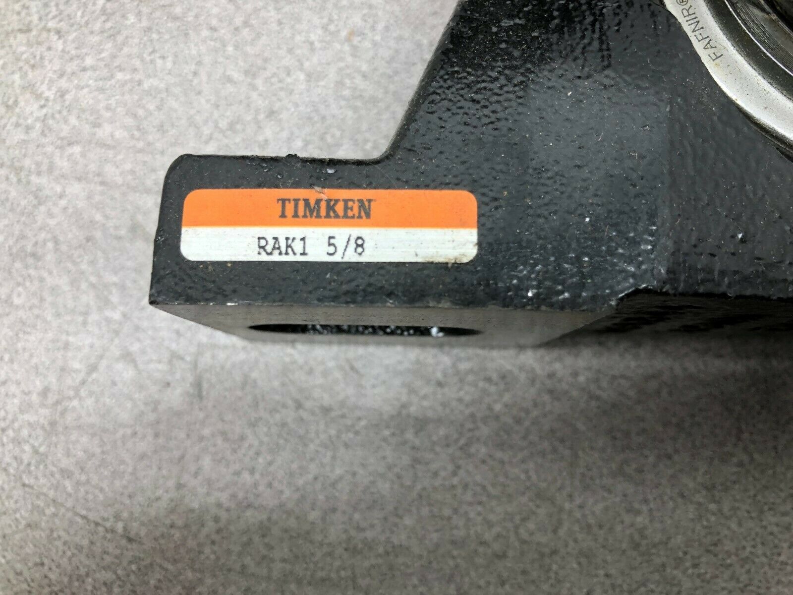 NEW IN BOX TIMKEN 2 HOLE 1 5/8 PILLOW BLOCK BEARING RAK1 5/8