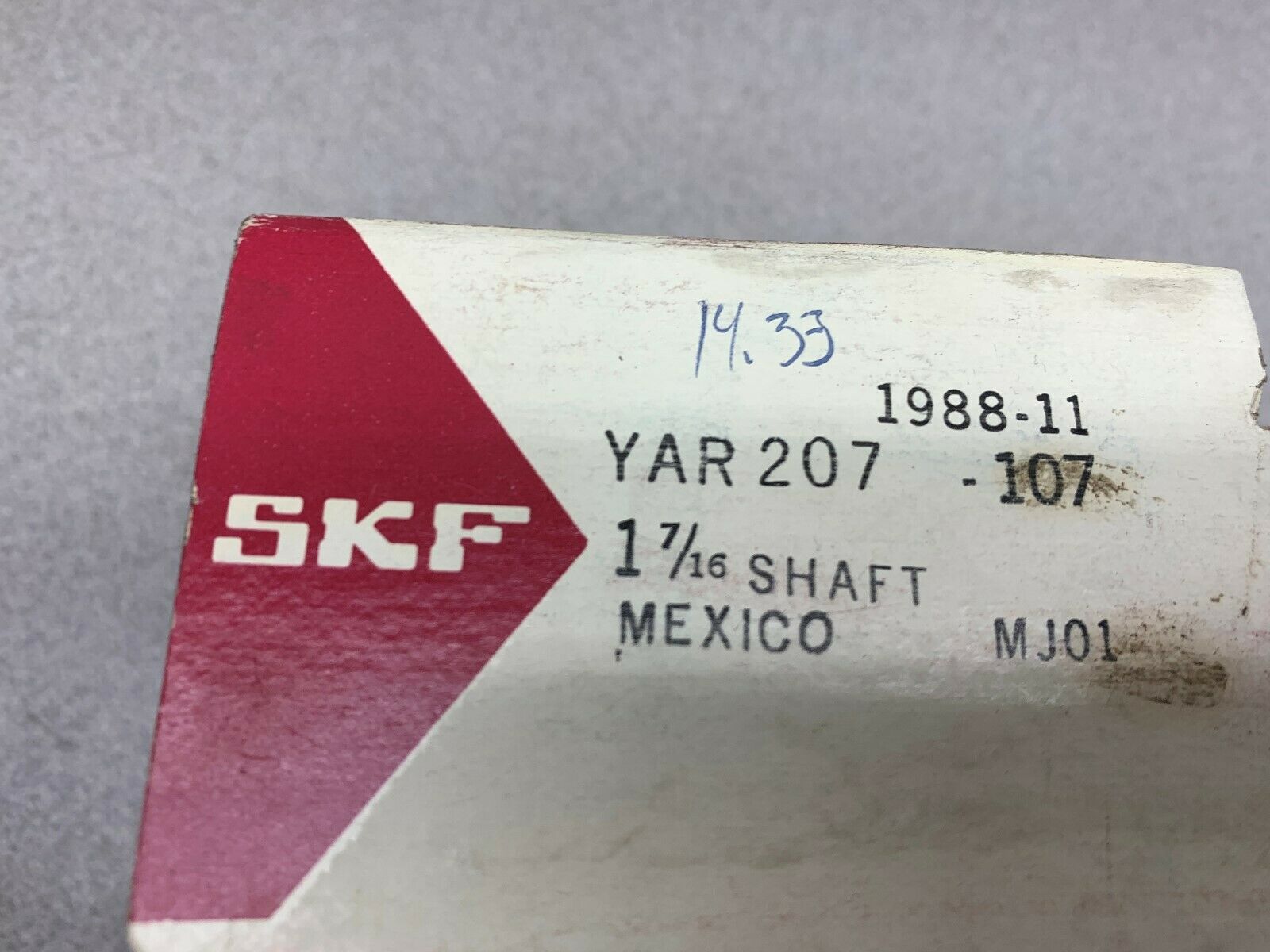 NEW IN BOX SKF BEARING YAR 207