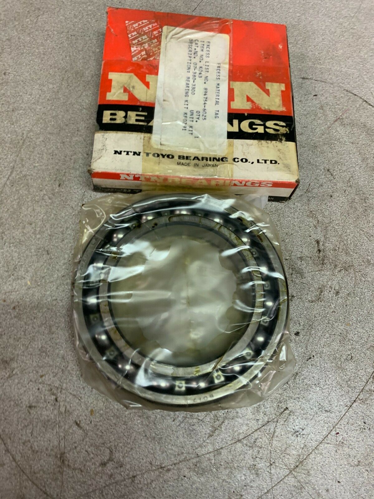 NEW IN BOX NTN TAPERED ROLLER BEARING 6017