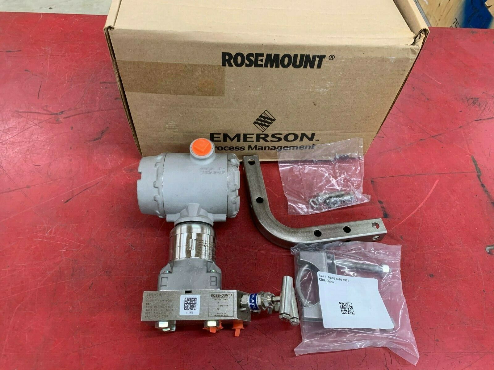 NEW IN BOX ROSEMOUNT 3051S1CG5A2A11A1JM5 TRANSMITTER WITH 0305RC22B11B4