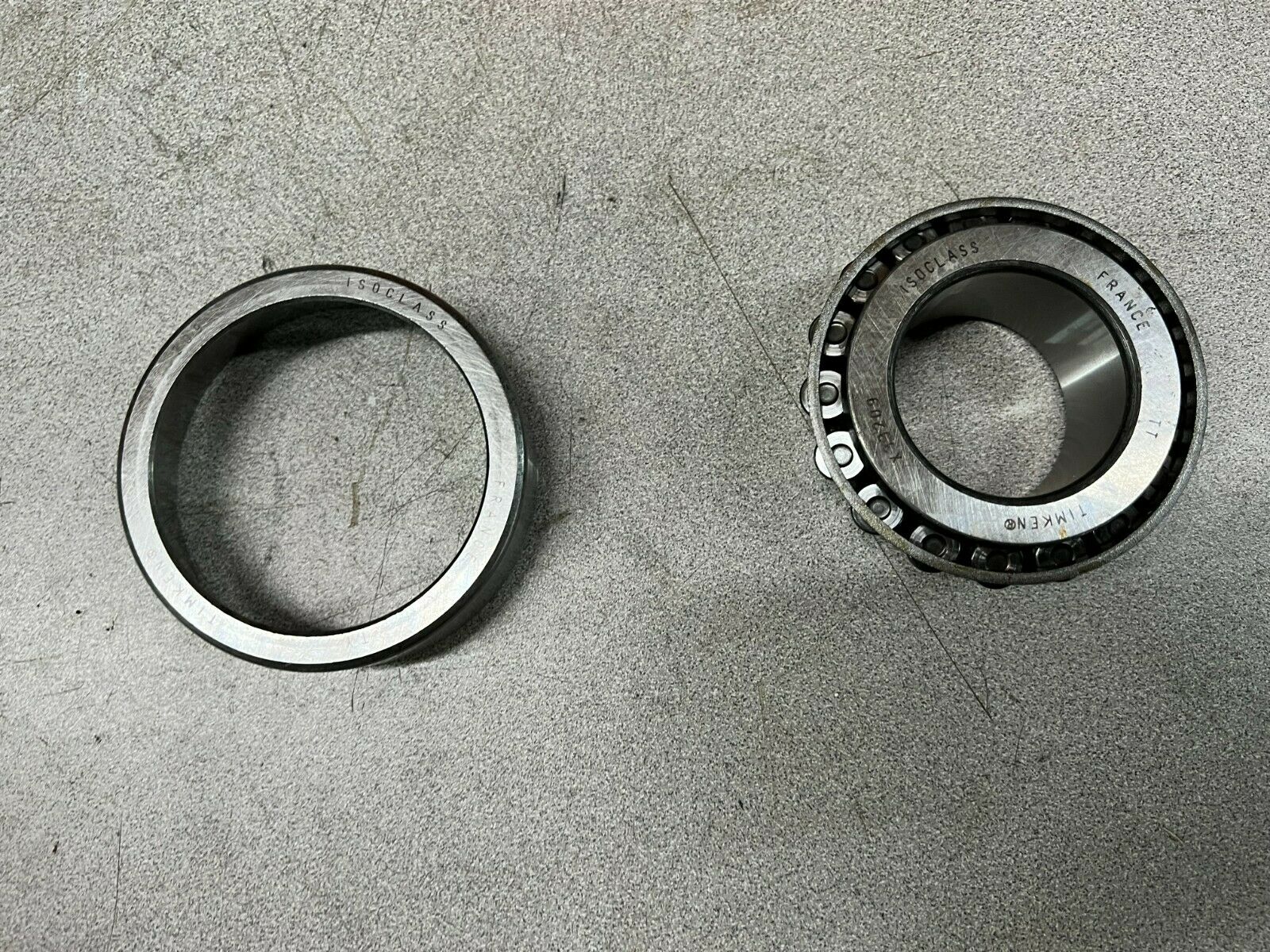 NEW IN BOX TIMKEN ROLLER BEARING WITH RACE 33209 90KA1